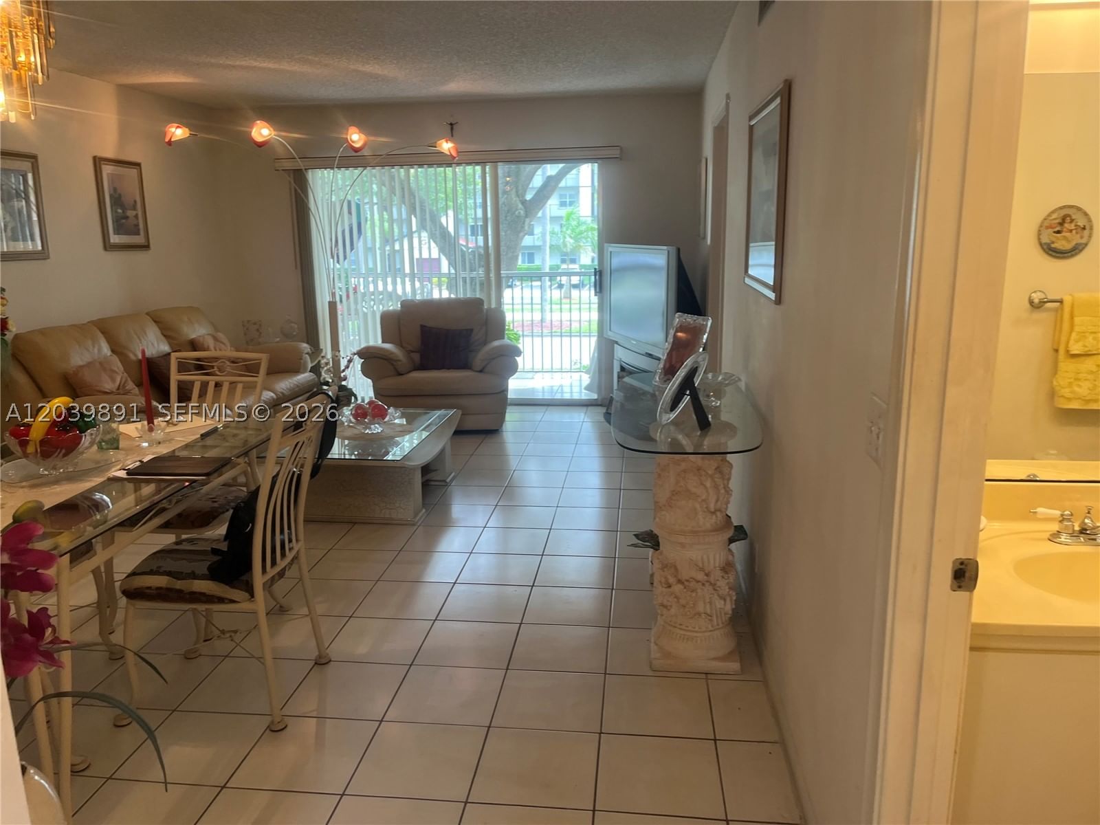 Real estate property located at 1100 128th Ter #204U, Broward, Cambridge At Century, Pembroke Pines, FL