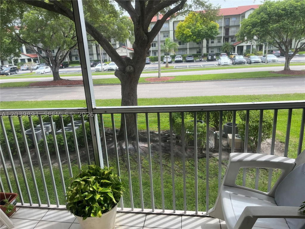 Real estate property located at 1100 128th Ter #204U, Broward, Cambridge At Century, Pembroke Pines, FL