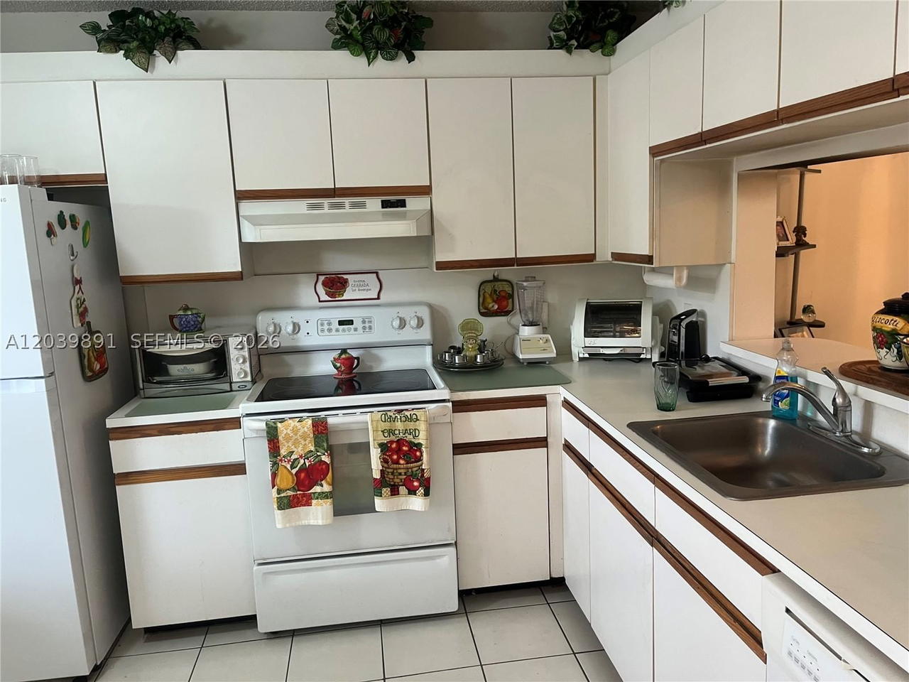 Real estate property located at 1100 128th Ter #204U, Broward, Cambridge At Century, Pembroke Pines, FL