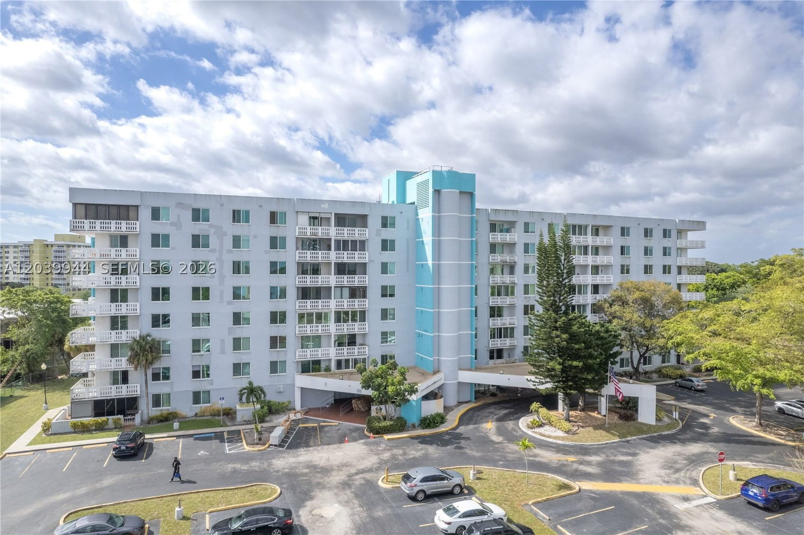 Real estate property located at 919 Hillcrest Dr #201, Broward, Hillcrest East No 20 Cond, Hollywood, FL