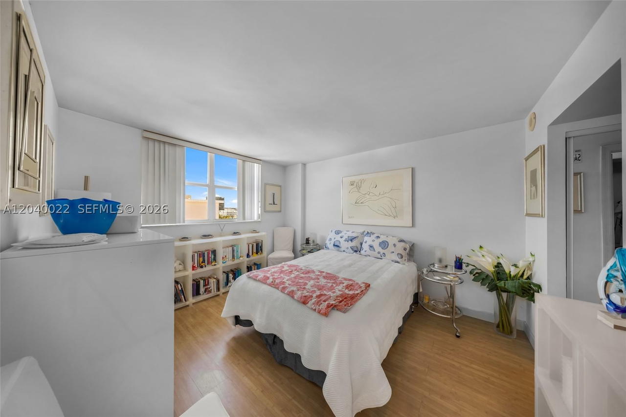 Real estate property located at 465 Ocean Dr #1009, Miami-dade, Royal Atlantic Condo, Miami Beach, FL
