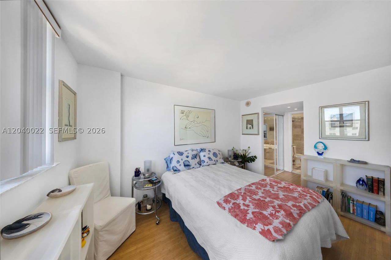 Real estate property located at 465 Ocean Dr #1009, Miami-dade, Royal Atlantic Condo, Miami Beach, FL