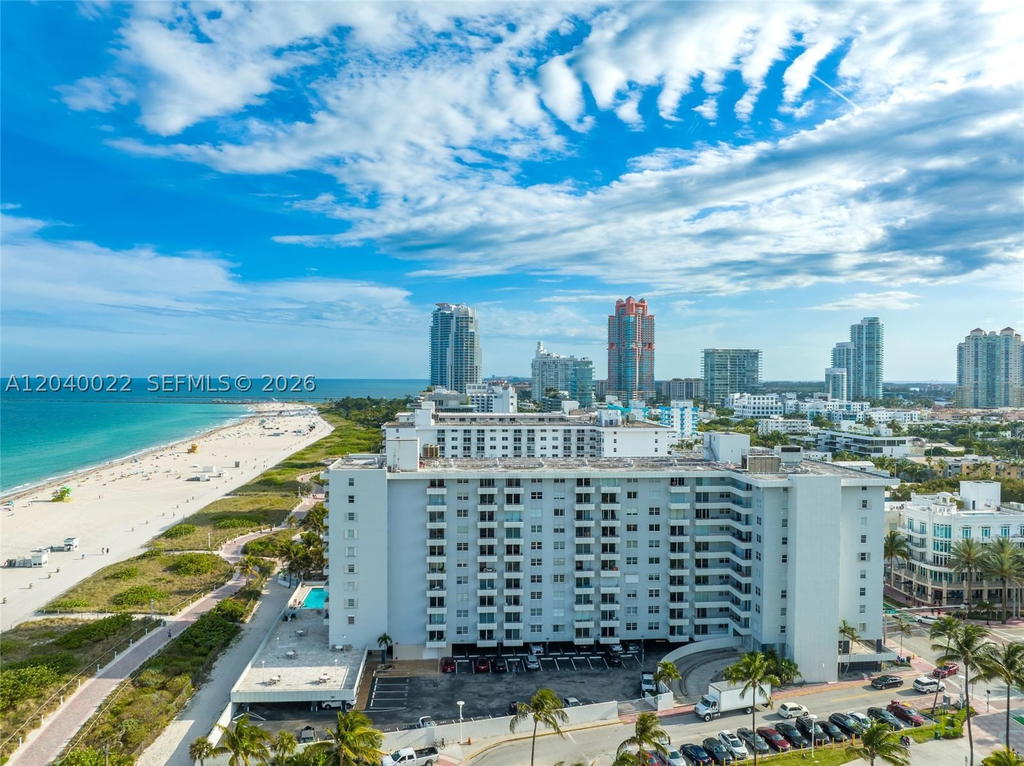 Real estate property located at 465 Ocean Dr #1009, Miami-dade, Royal Atlantic Condo, Miami Beach, FL
