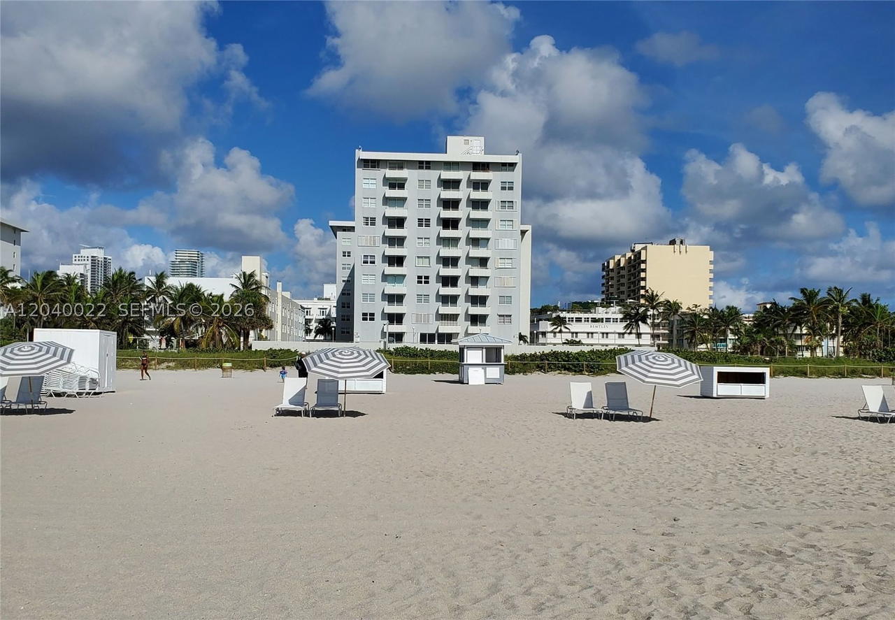 Real estate property located at 465 Ocean Dr #1009, Miami-dade, Royal Atlantic Condo, Miami Beach, FL