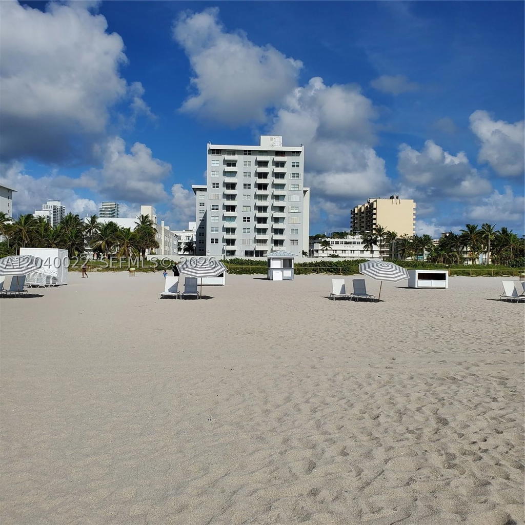 Real estate property located at 465 Ocean Dr #1009, Miami-dade, Royal Atlantic Condo, Miami Beach, FL