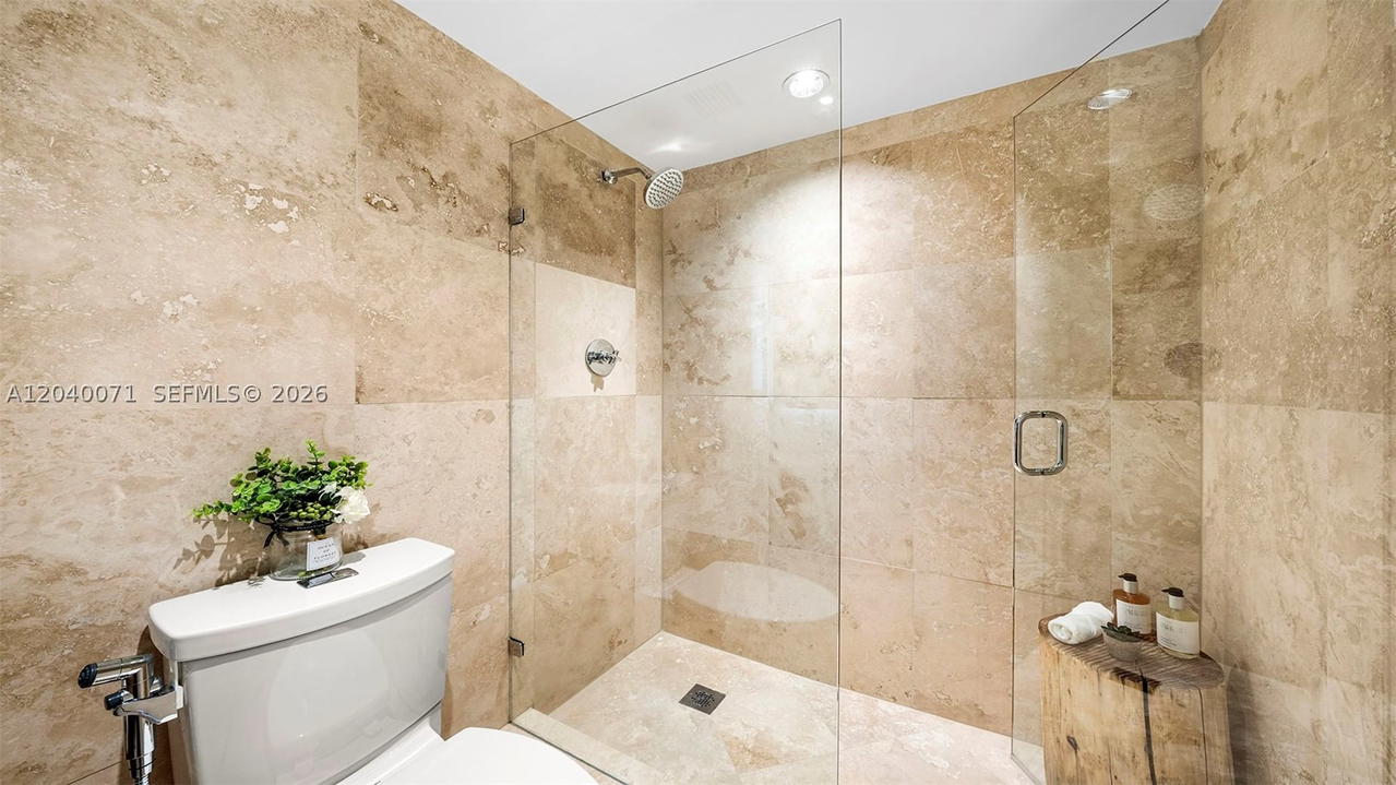 Real estate property located at 102 24 #1545, Miami-dade, 2399 Collins Avenue, Miami Beach, FL