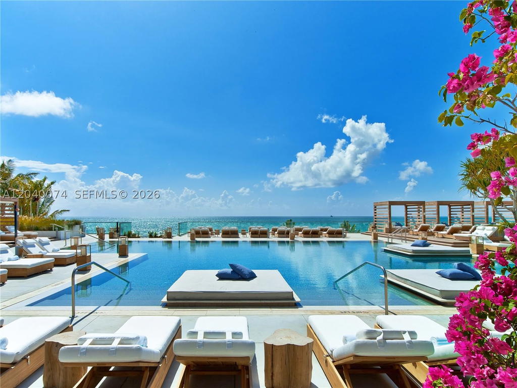 Real estate property located at 102 24 #1222, Miami-dade, 2399 Collins Avenue, Miami Beach, FL