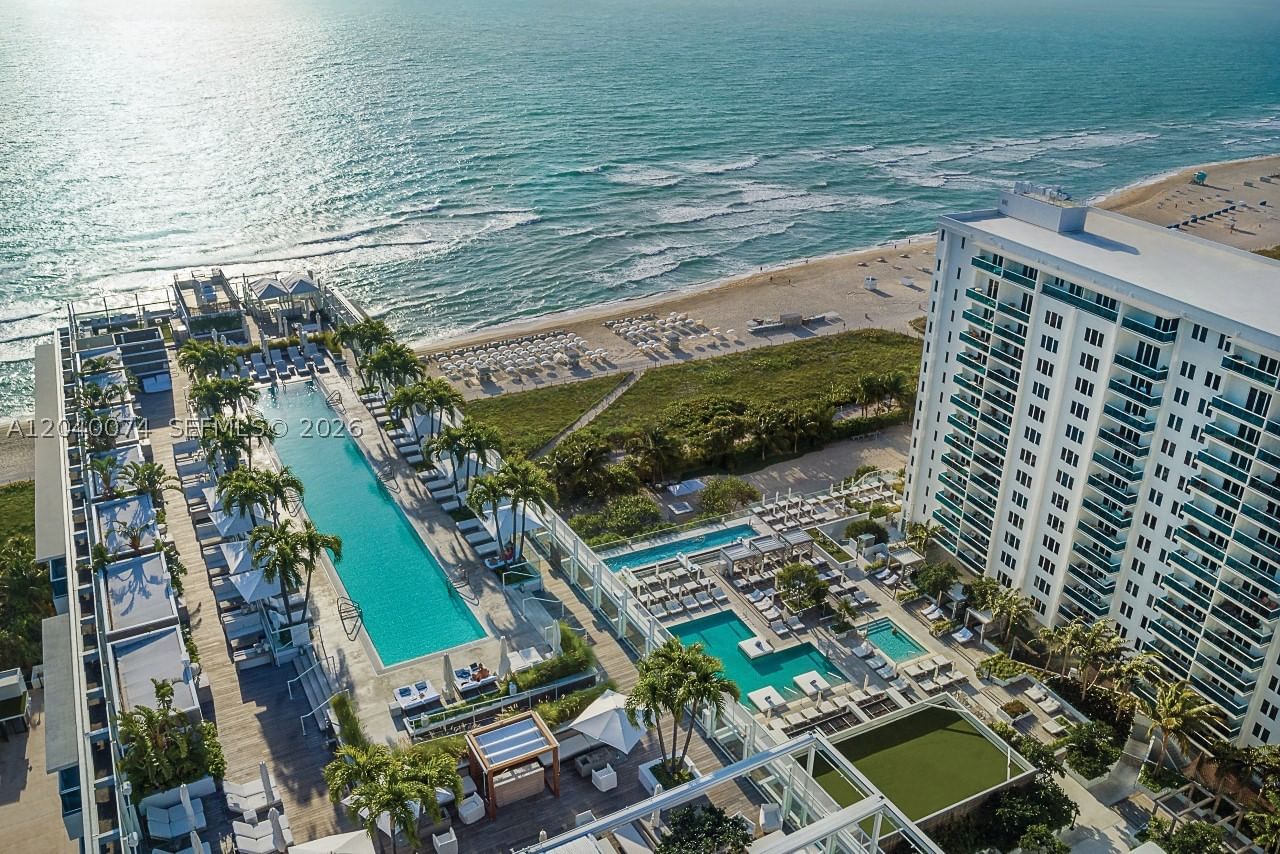 Real estate property located at 102 24 #1222, Miami-dade, 2399 Collins Avenue, Miami Beach, FL