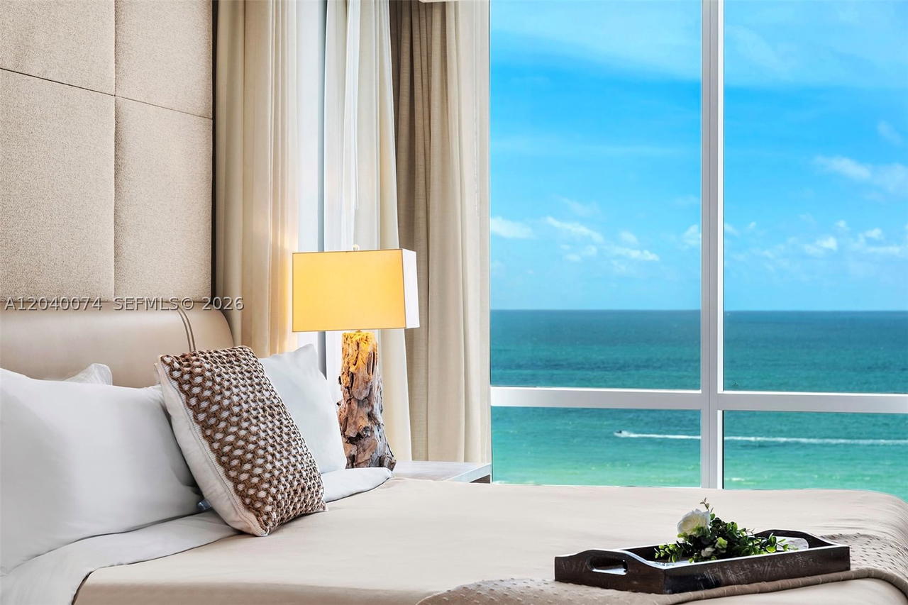 Real estate property located at 102 24 #1222, Miami-dade, 2399 Collins Avenue, Miami Beach, FL