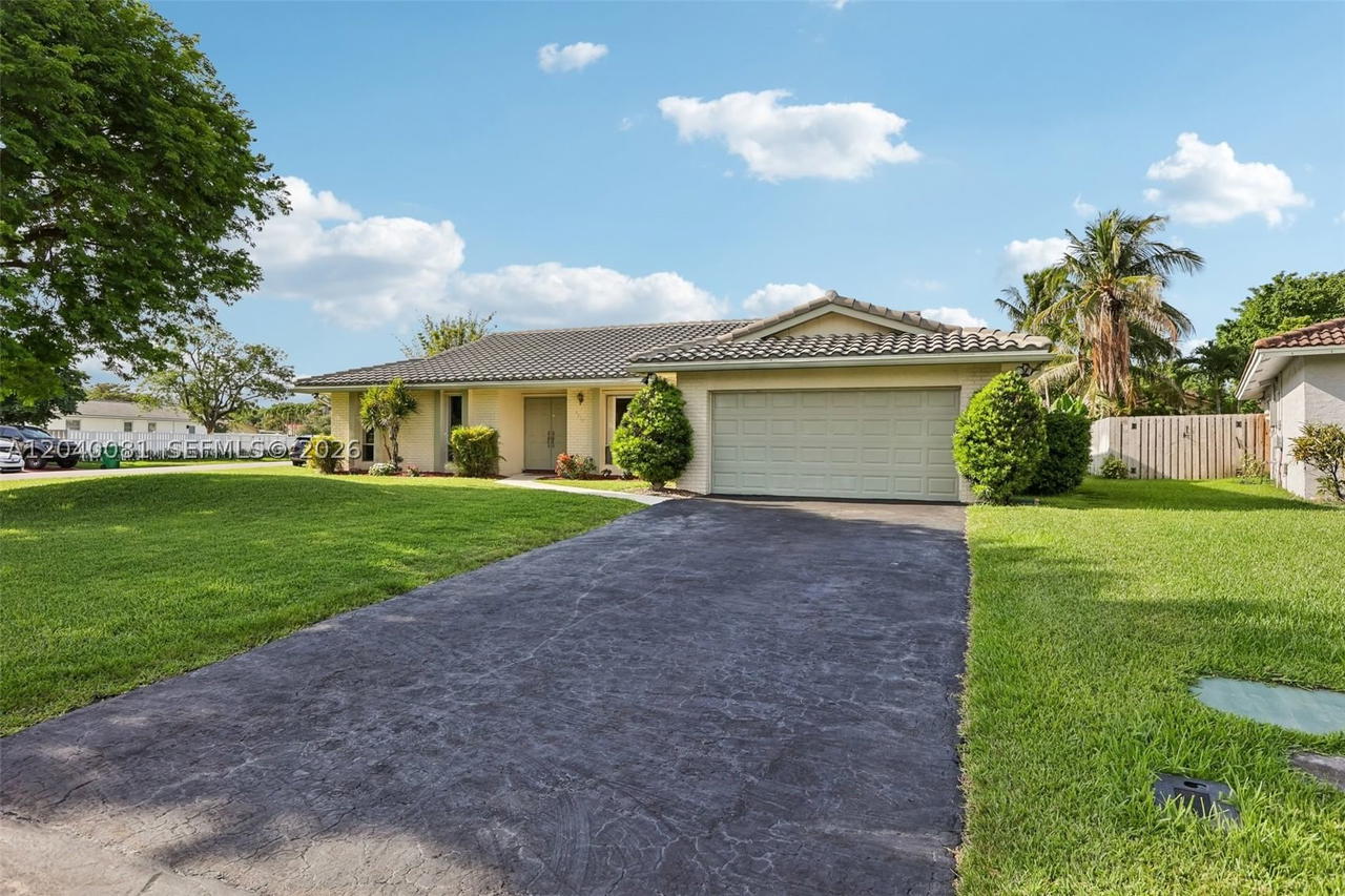Real estate property located at 2518 121st Dr, Broward, Westchester, Coral Springs, FL