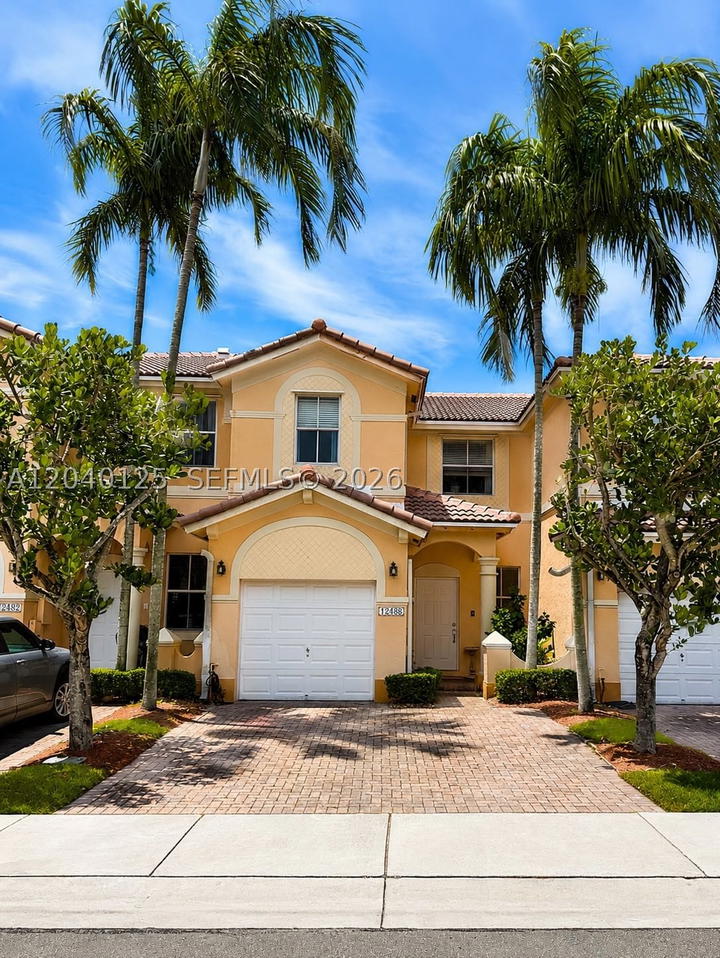 Real estate property located at 12488 122nd St, Miami-dade, Kendall Breeze, Miami, FL
