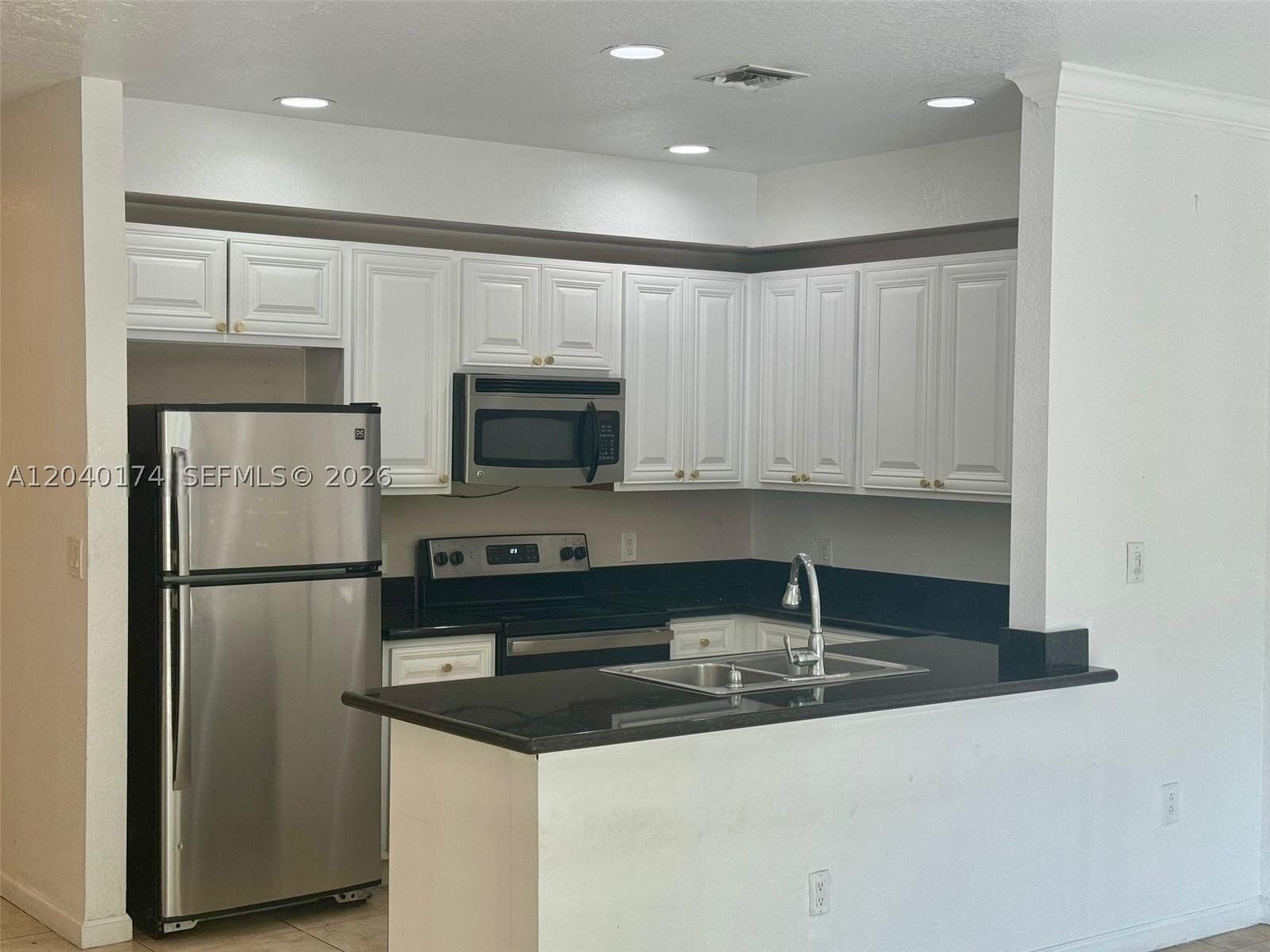 Real estate property located at 31 3, Broward, Bella Villagio, Hallandale Beach, FL