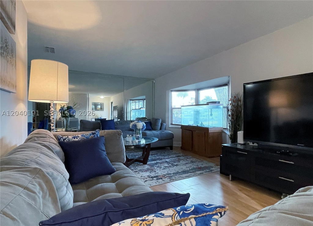 Real estate property located at 8330 20th Ct, Broward, Sunrise Golf Village Sec, Sunrise, FL