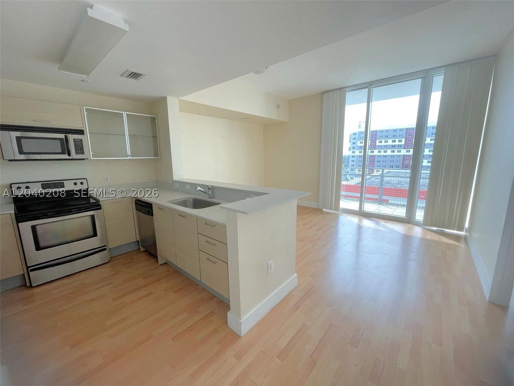 Real estate property located at 350 24th St #814, Miami-dade, City 24 Condo, Miami, FL