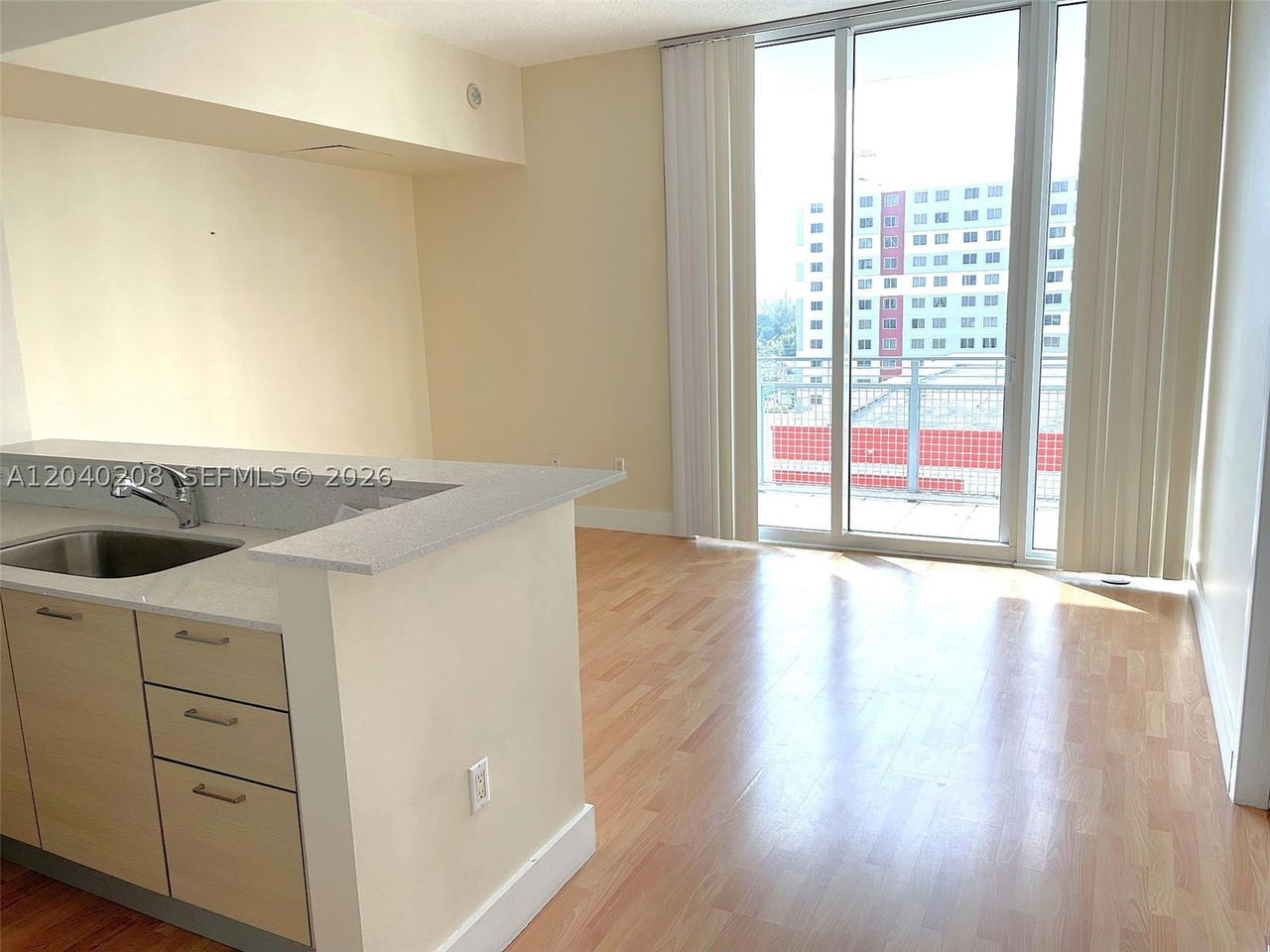 Real estate property located at 350 24th St #814, Miami-dade, City 24 Condo, Miami, FL