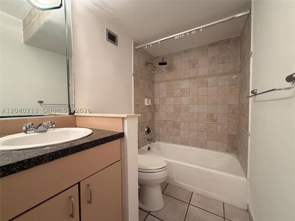 Real estate property located at 100 Lincoln Rd #1410, Miami-dade, The Decoplage Condo, Miami Beach, FL