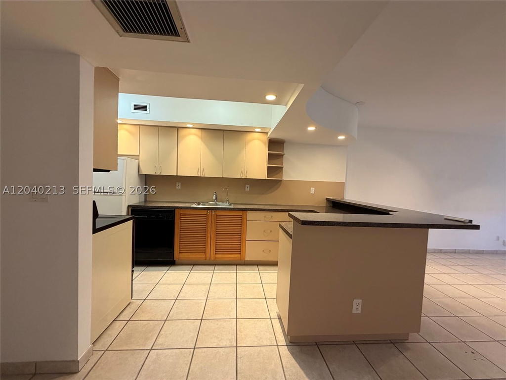 Real estate property located at 100 Lincoln Rd #1410, Miami-dade, The Decoplage Condo, Miami Beach, FL