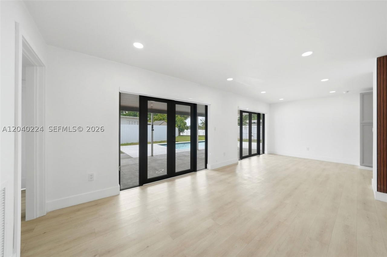 Real estate property located at 7200 12th Ave, Miami-dade, Lake Laurence North, Hialeah, FL