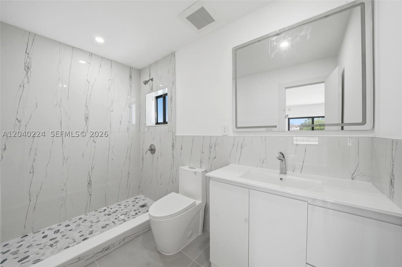 Real estate property located at 7200 12th Ave, Miami-dade, Lake Laurence North, Hialeah, FL
