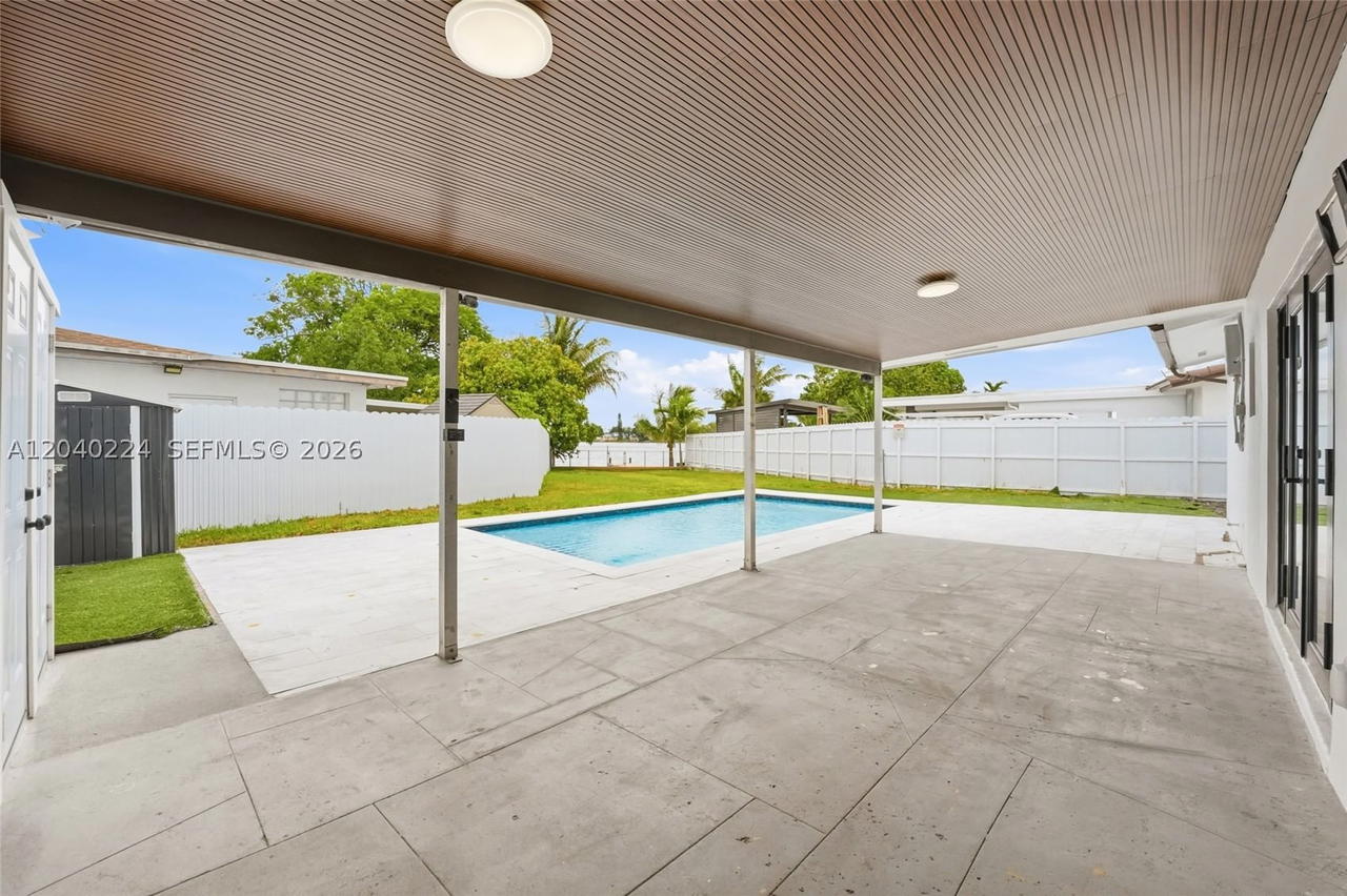 Real estate property located at 7200 12th Ave, Miami-dade, Lake Laurence North, Hialeah, FL