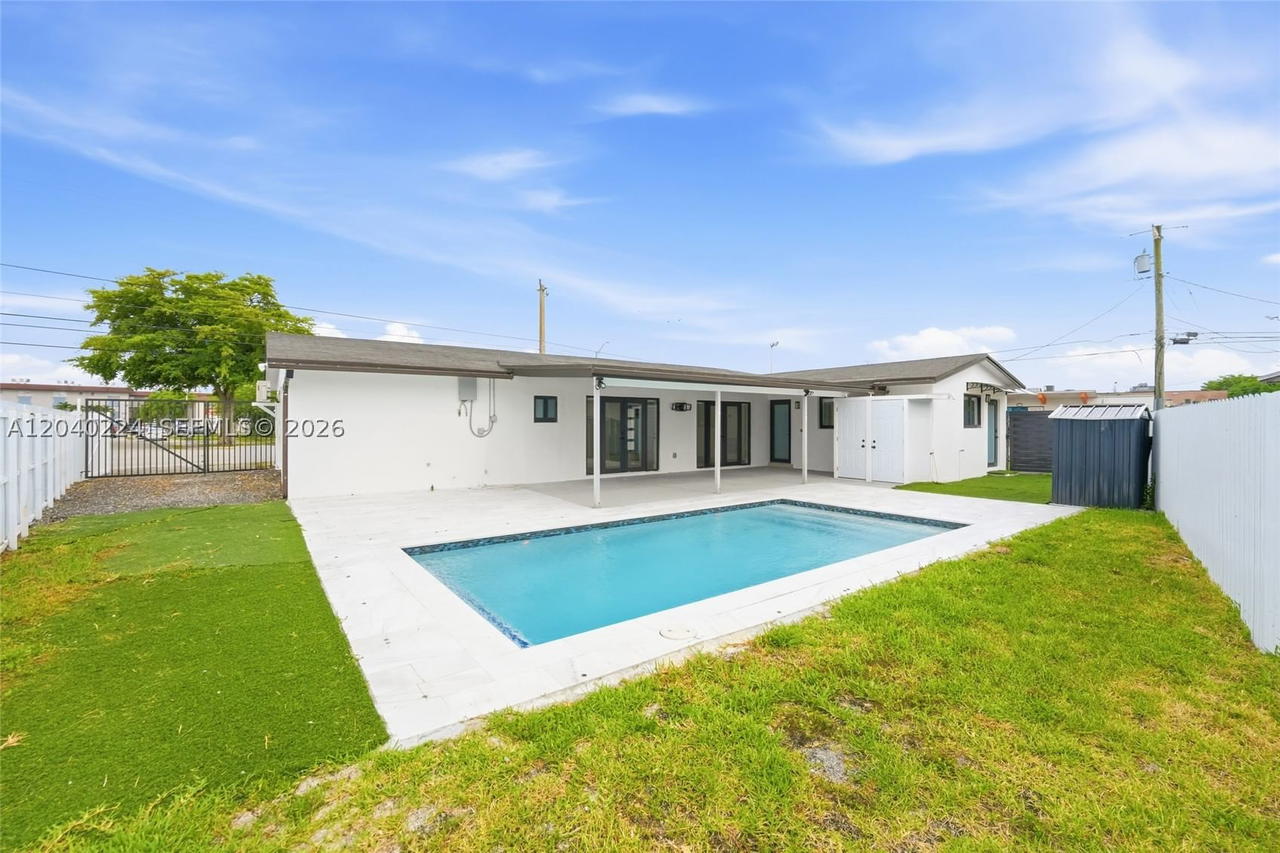 Real estate property located at 7200 12th Ave, Miami-dade, Lake Laurence North, Hialeah, FL