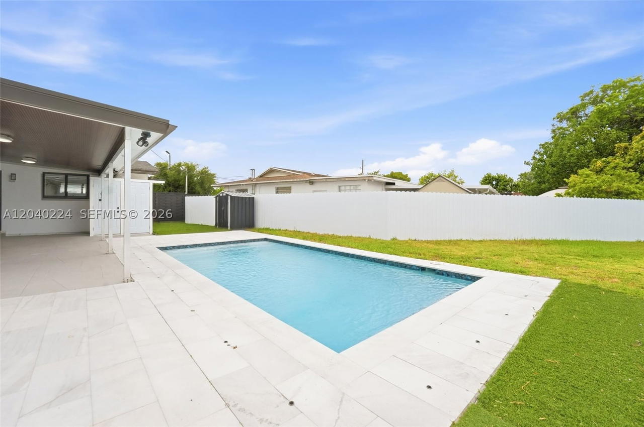 Real estate property located at 7200 12th Ave, Miami-dade, Lake Laurence North, Hialeah, FL