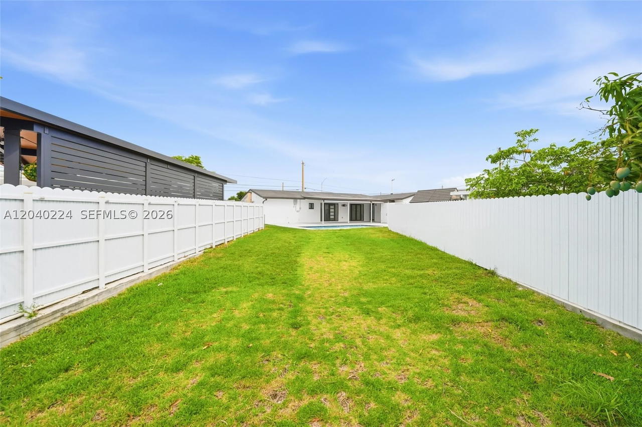 Real estate property located at 7200 12th Ave, Miami-dade, Lake Laurence North, Hialeah, FL