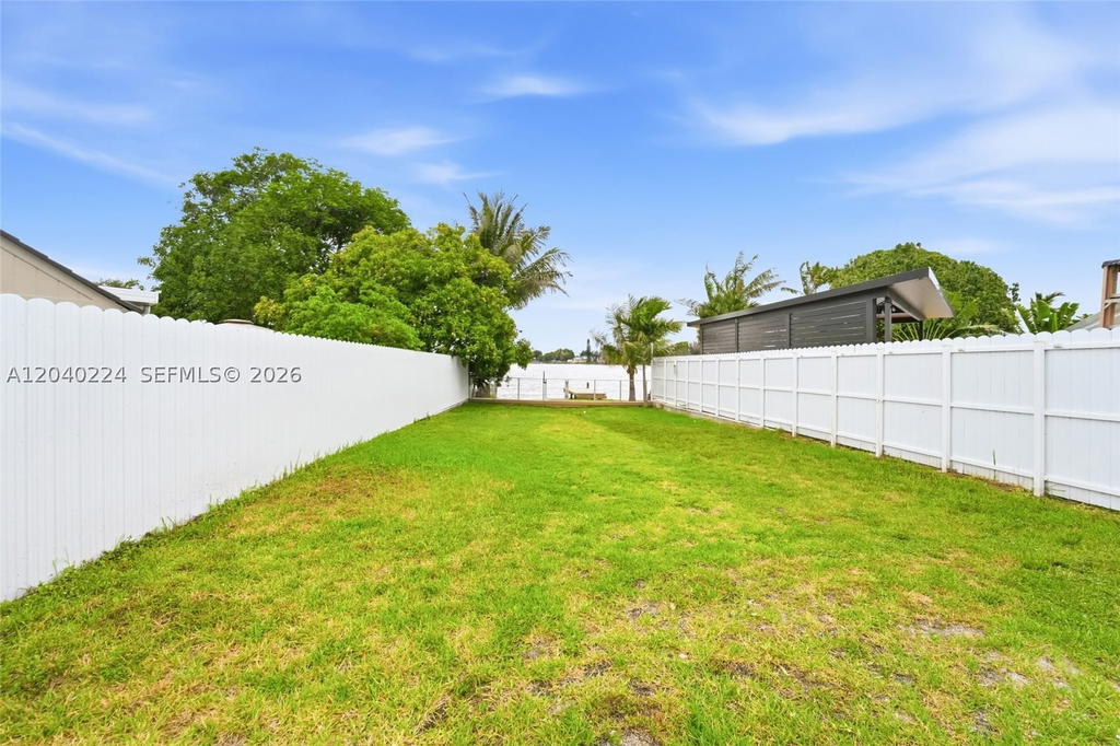 Real estate property located at 7200 12th Ave, Miami-dade, Lake Laurence North, Hialeah, FL