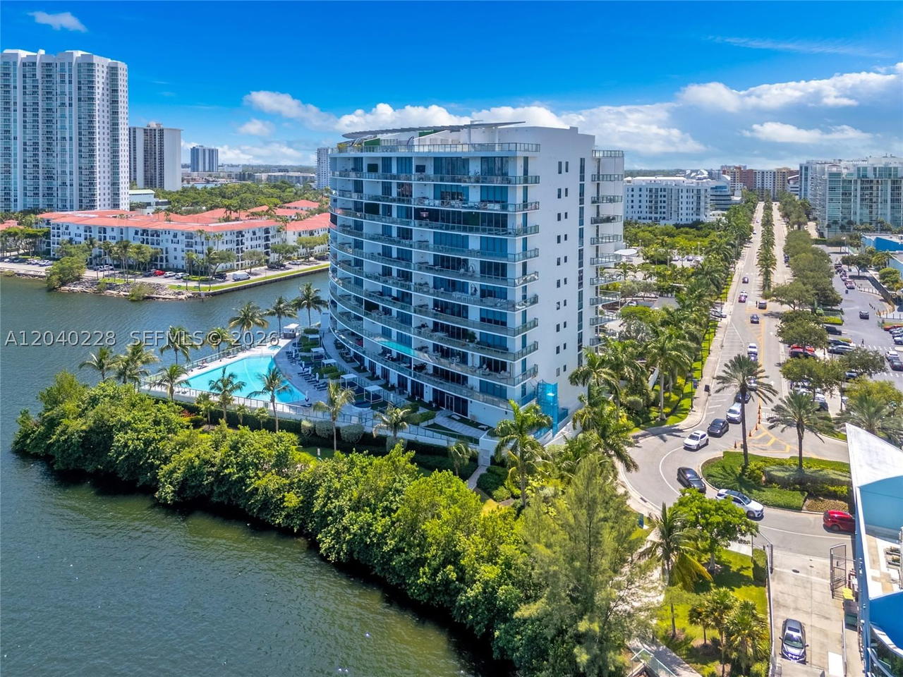 Real estate property located at 3300 188th St #318, Miami-dade, Echo Condo, Aventura, FL