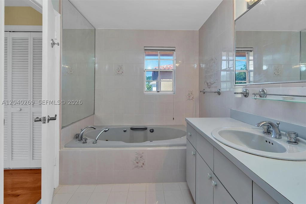 Real estate property located at 5309 Alton Rd, Miami-dade, La Gorce Golf Sub, Miami Beach, FL