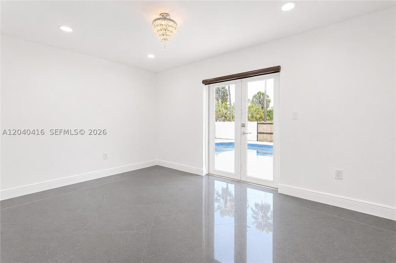 Real estate property located at 1204 136th Pl, Miami-dade, Tamiami Lakes Sec 4, Miami, FL