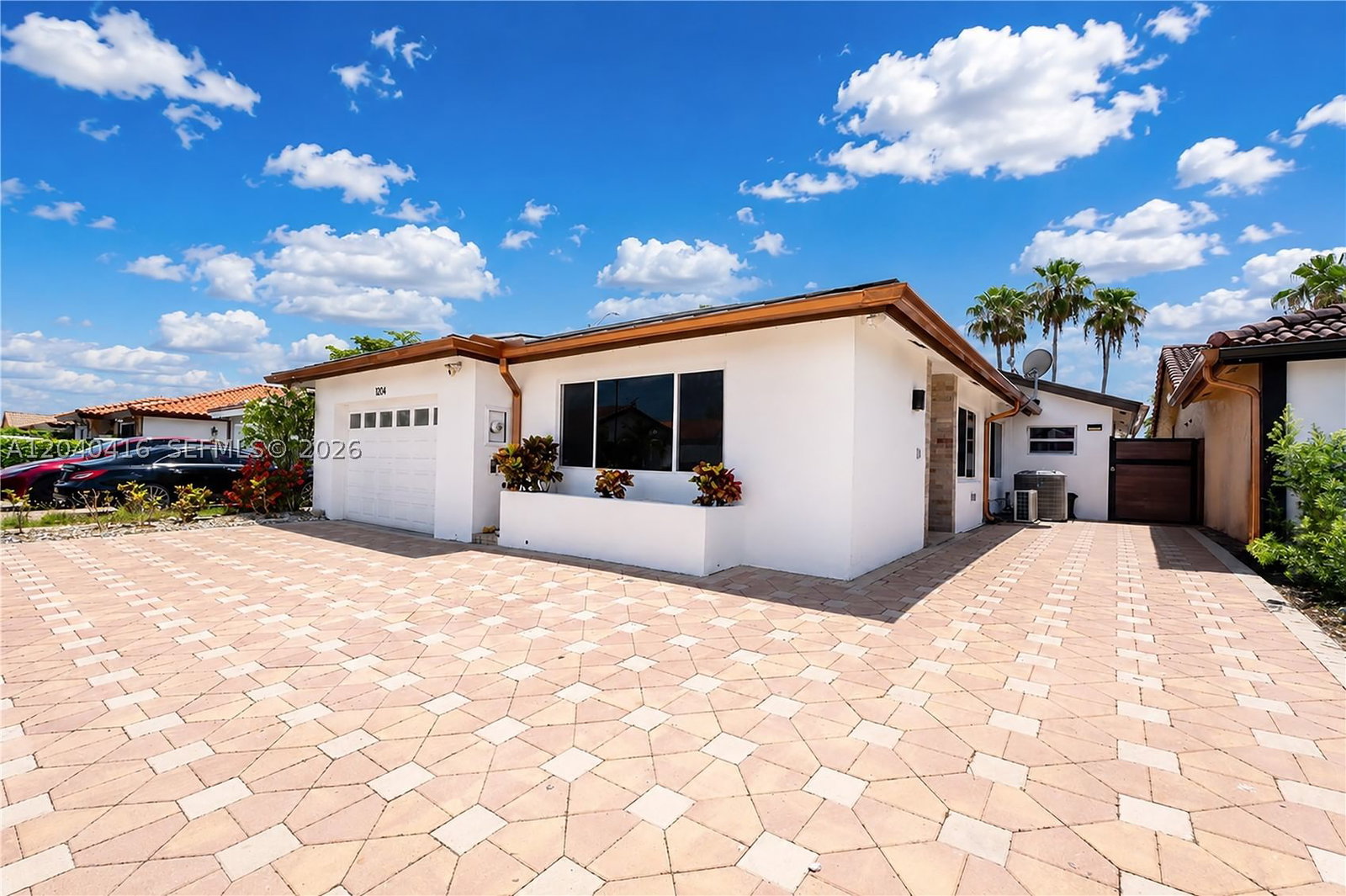 Real estate property located at 1204 136th Pl, Miami-dade, Tamiami Lakes Sec 4, Miami, FL