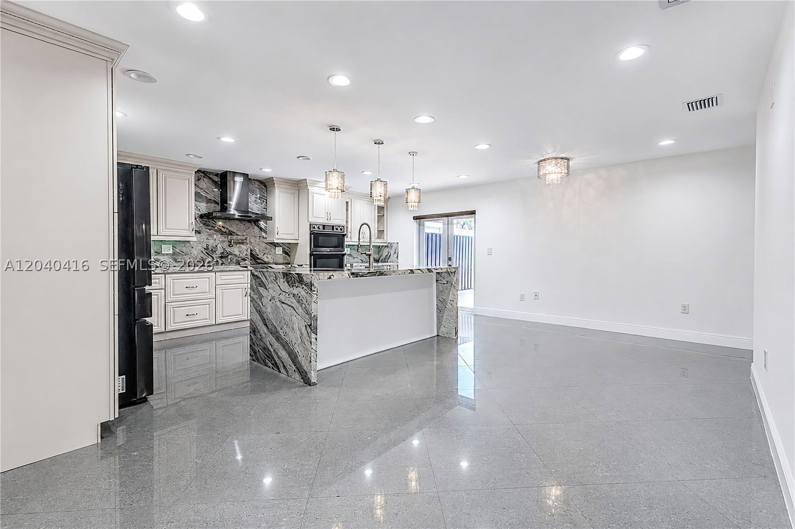 Real estate property located at 1204 136th Pl, Miami-dade, Tamiami Lakes Sec 4, Miami, FL