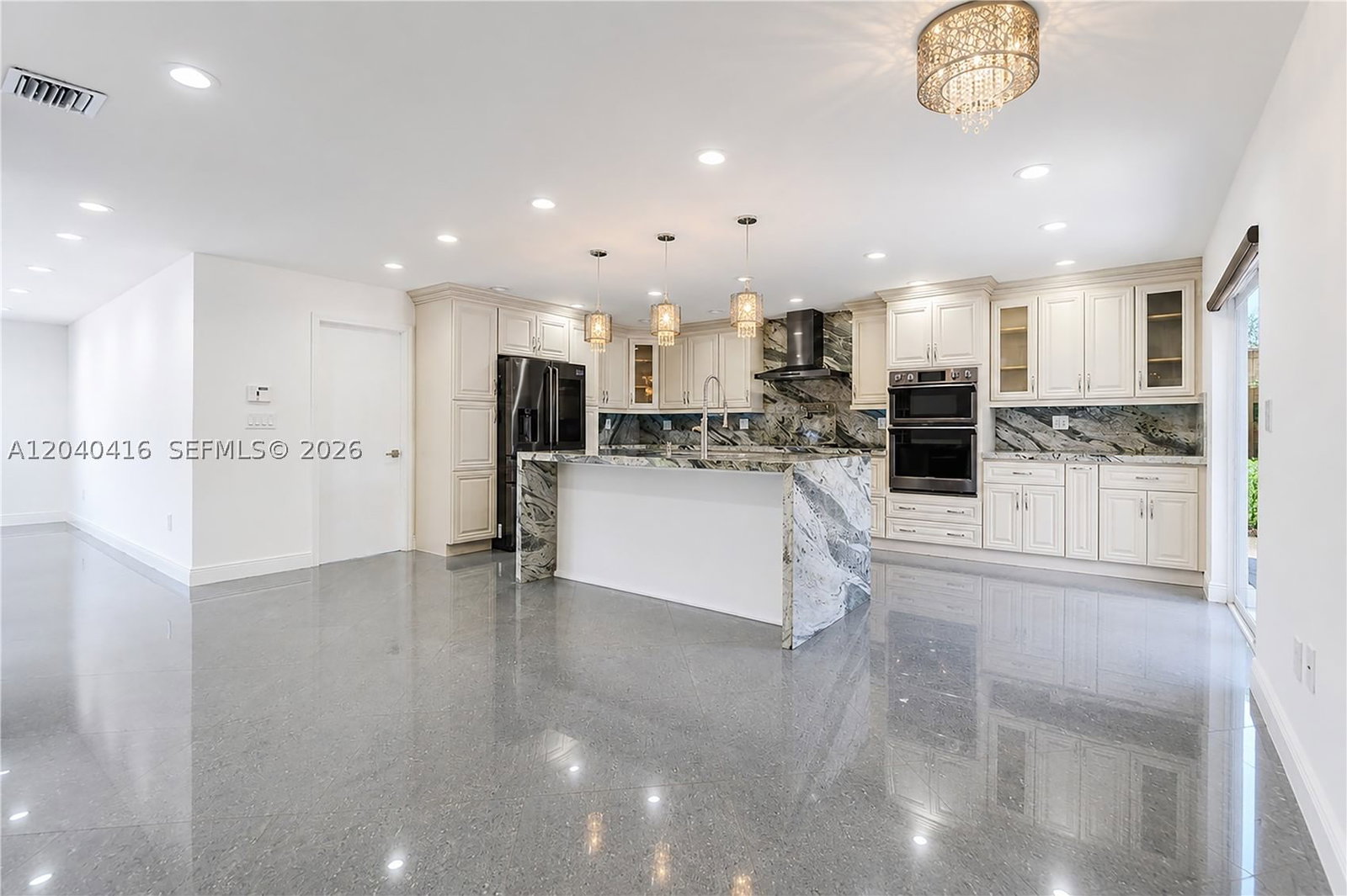 Real estate property located at 1204 136th Pl, Miami-dade, Tamiami Lakes Sec 4, Miami, FL