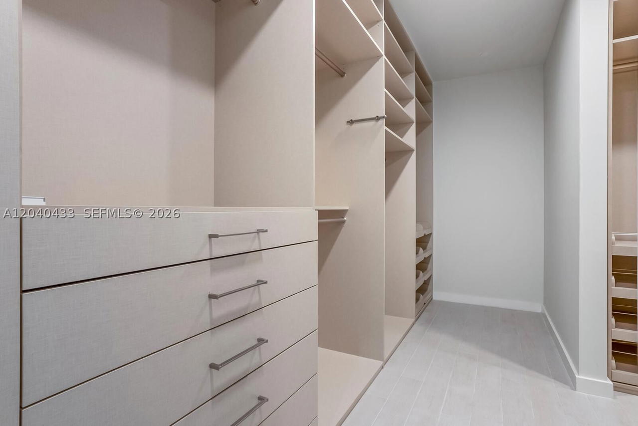 Real estate property located at 275 Giralda Ave #6C, Miami-dade, Giralda Place Condo, Coral Gables, FL