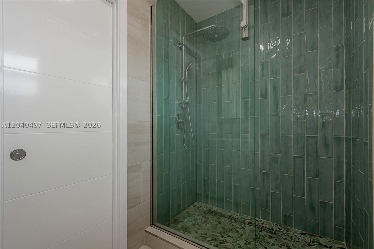 Real estate property located at 3900 43rd Ave, Broward, Hollywood Hills North Sec, Hollywood, FL