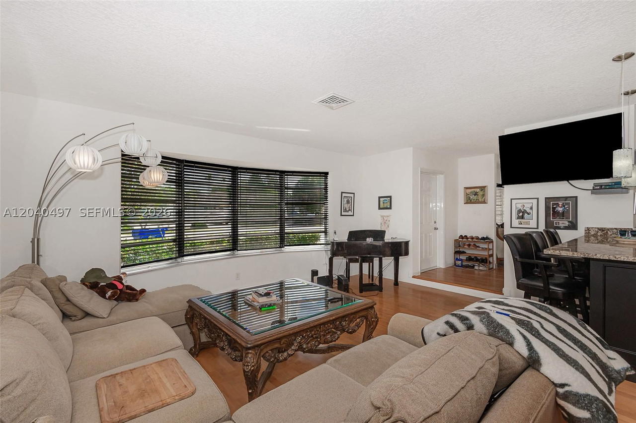 Real estate property located at 3900 43rd Ave, Broward, Hollywood Hills North Sec, Hollywood, FL