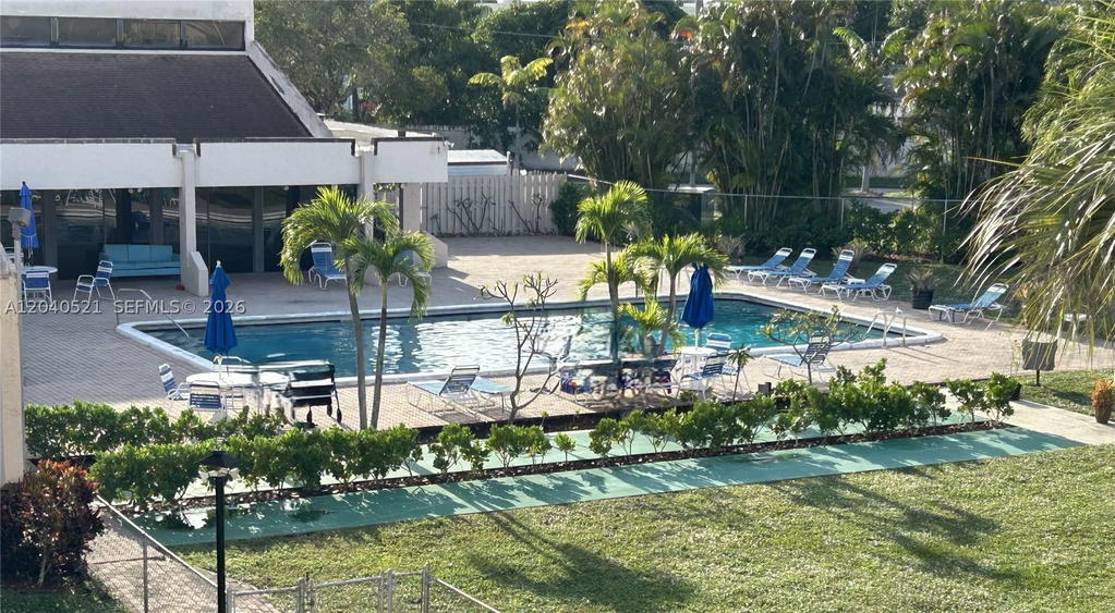 Real estate property located at 2541 Aragon Blvd #305, Broward, Aragon Phase 1a Condo, Sunrise, FL