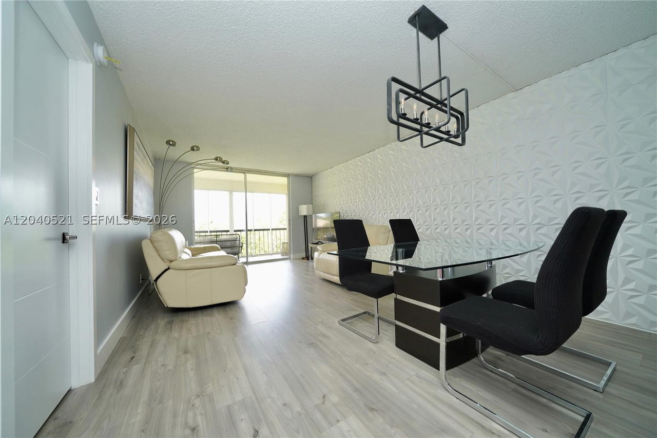 Real estate property located at 2541 Aragon Blvd #305, Broward, Aragon Phase 1a Condo, Sunrise, FL