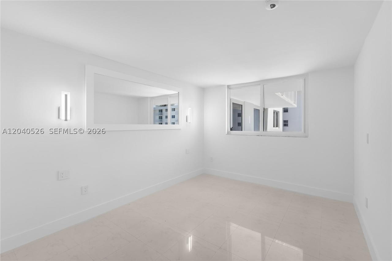 Real estate property located at 345 Ocean Dr #924, Miami-dade, Ocean Point Condo, Miami Beach, FL
