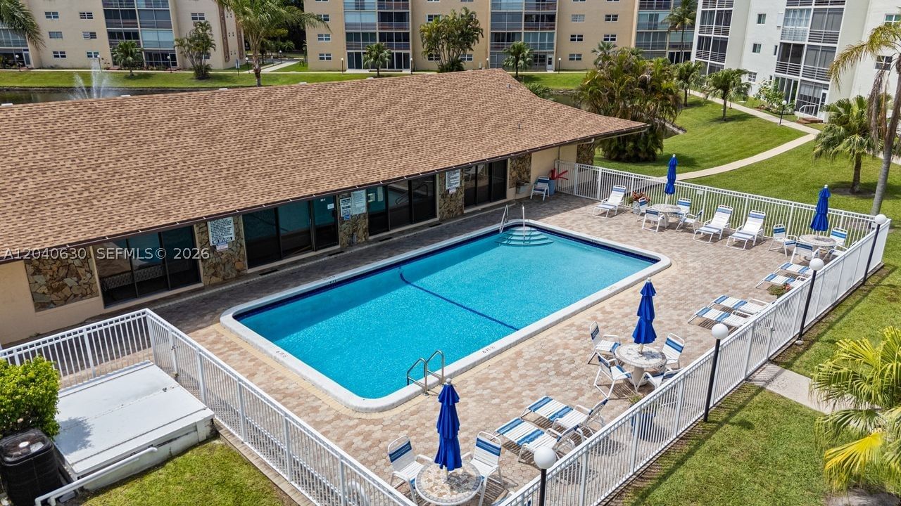 Real estate property located at 414 10th St #108, Broward, Meadowbrook Lakes Condo, Dania Beach, FL