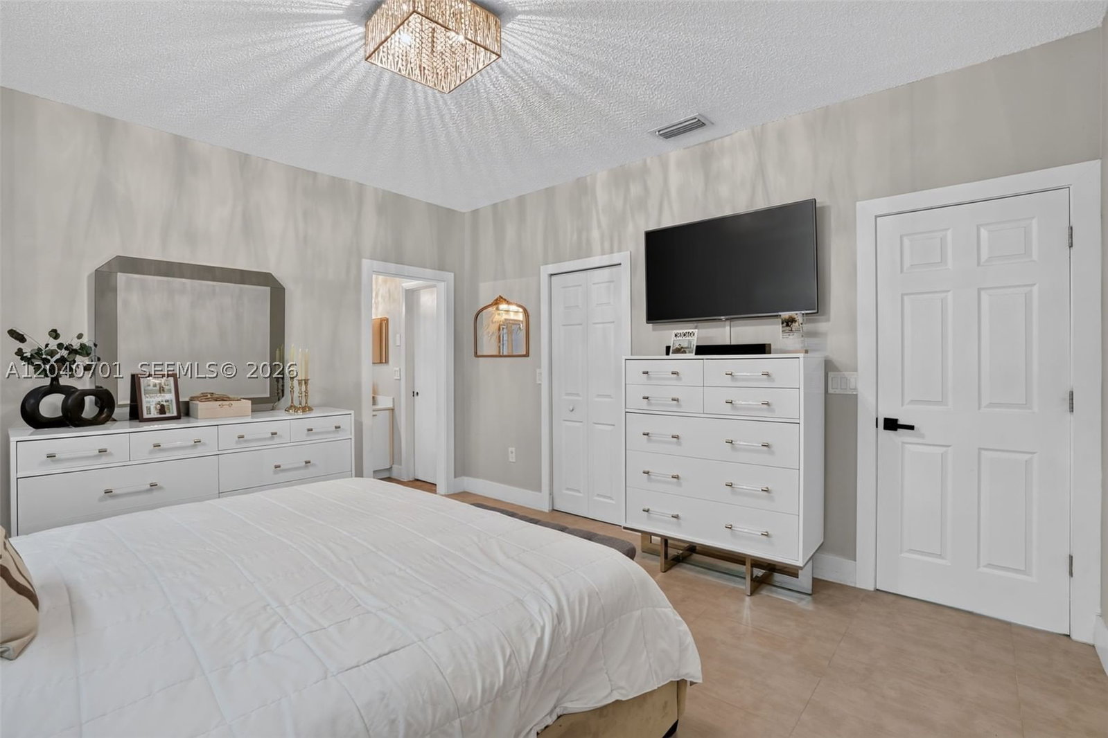 Real estate property located at 21462 91st Ave, Miami-dade, Lakes By The Bay Sec 8, Cutler Bay, FL