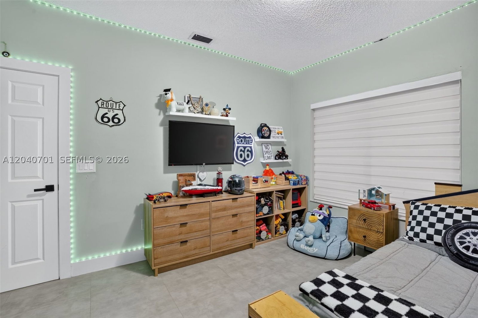 Real estate property located at 21462 91st Ave, Miami-dade, Lakes By The Bay Sec 8, Cutler Bay, FL