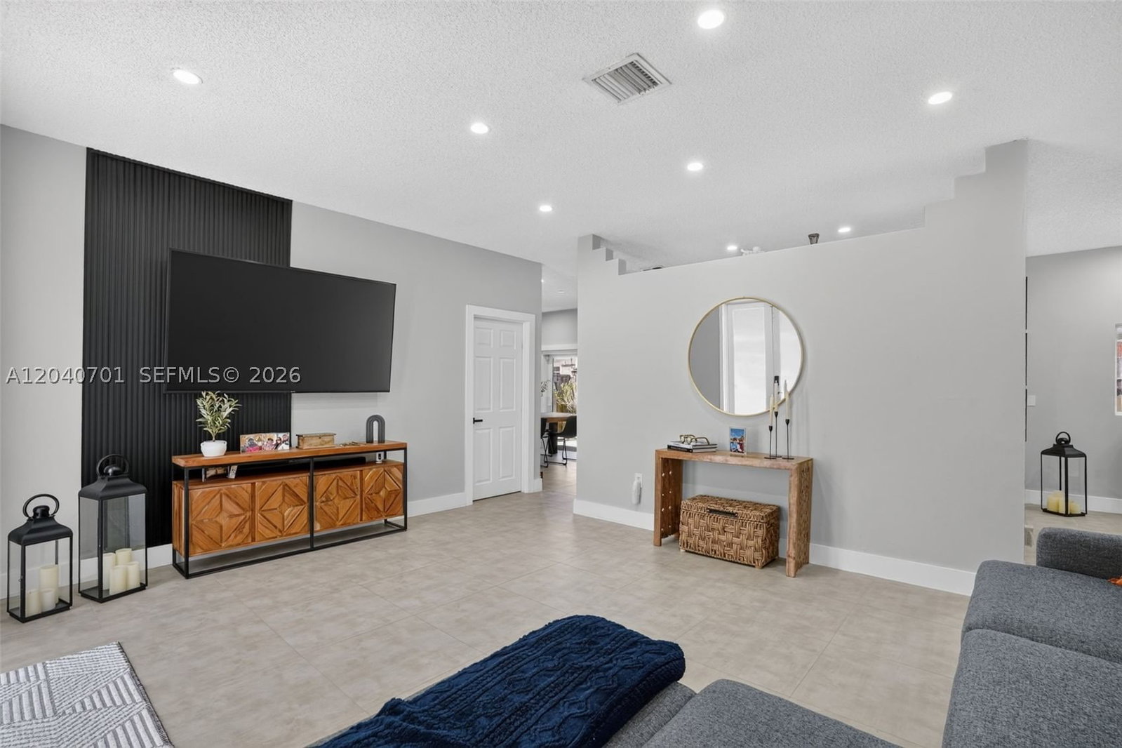 Real estate property located at 21462 91st Ave, Miami-dade, Lakes By The Bay Sec 8, Cutler Bay, FL