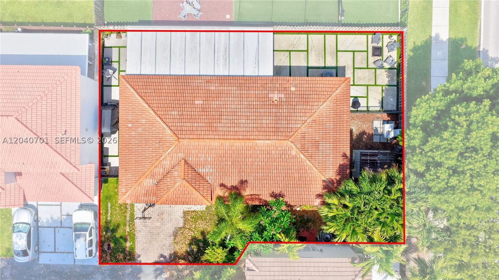 Real estate property located at 21462 91st Ave, Miami-dade, Lakes By The Bay Sec 8, Cutler Bay, FL