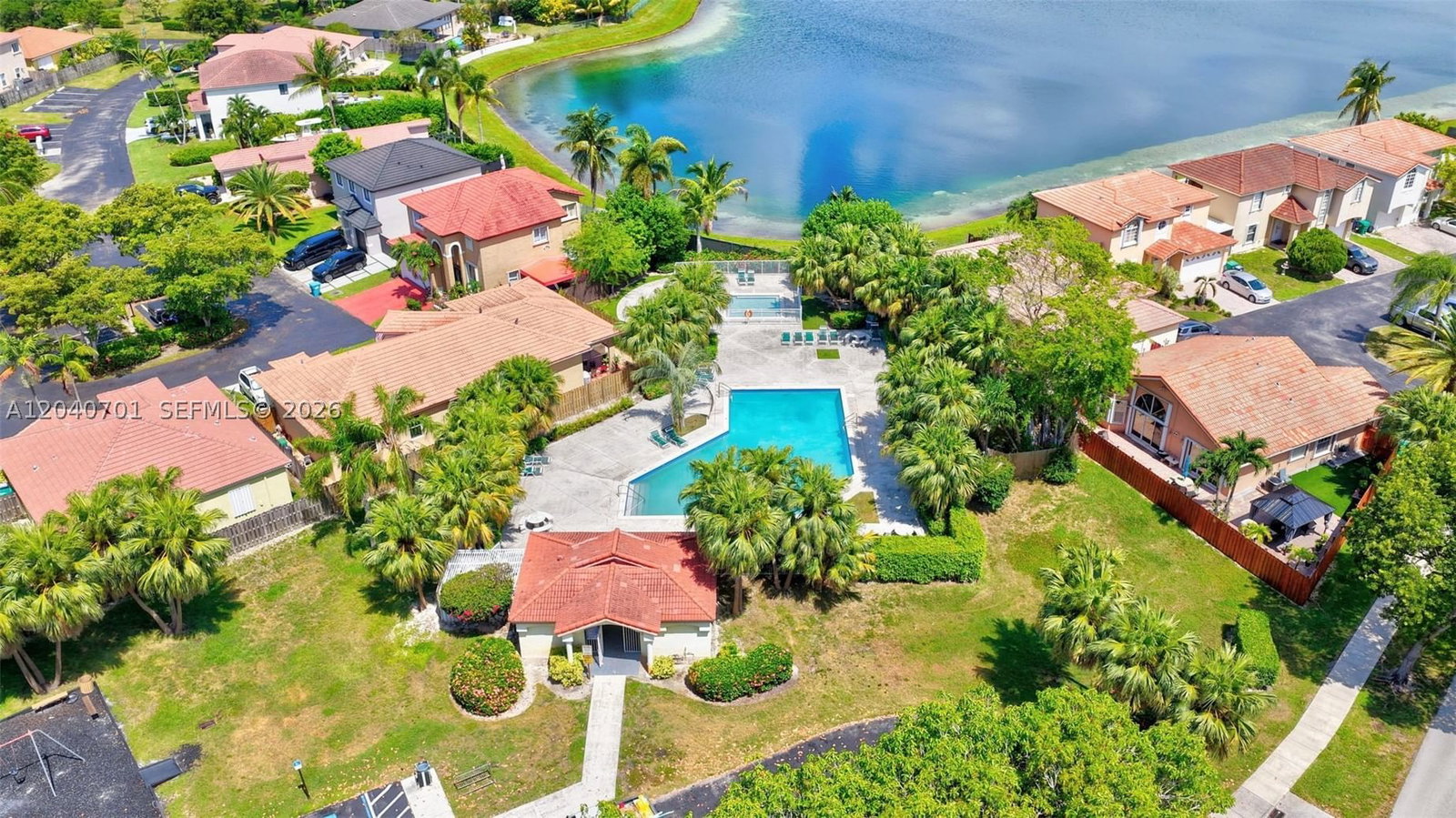 Real estate property located at 21462 91st Ave, Miami-dade, Lakes By The Bay Sec 8, Cutler Bay, FL