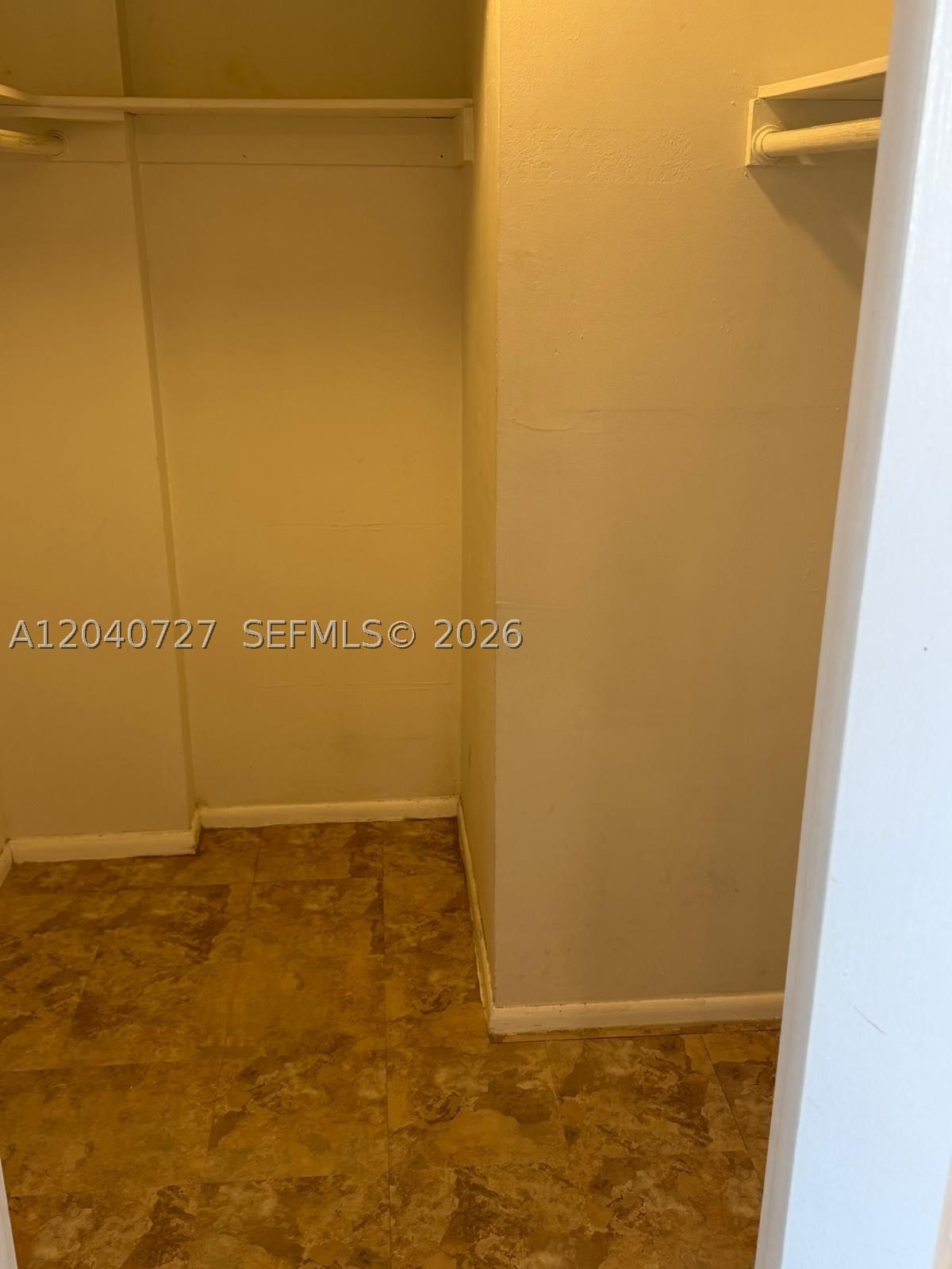 Real estate property located at 1990 Marseille Dr #303, Miami-dade, Lisette Condo, Miami Beach, FL