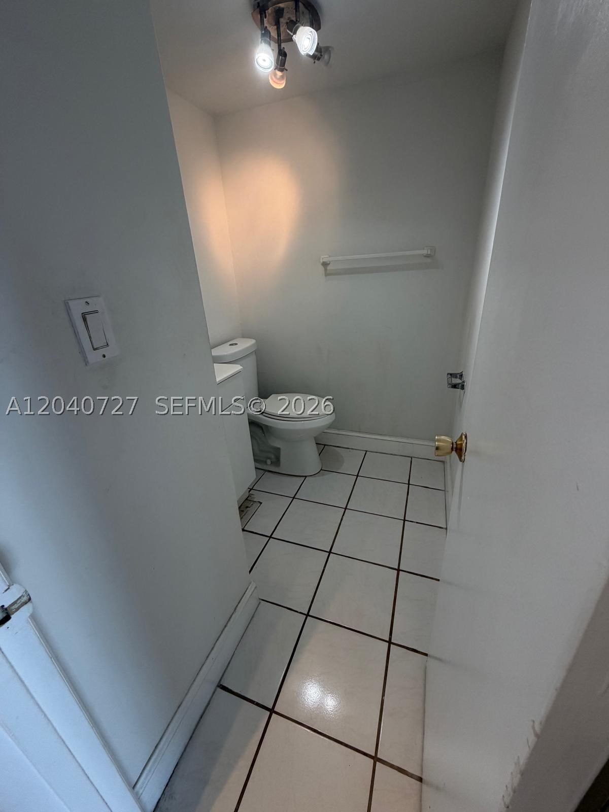 Real estate property located at 1990 Marseille Dr #303, Miami-dade, Lisette Condo, Miami Beach, FL