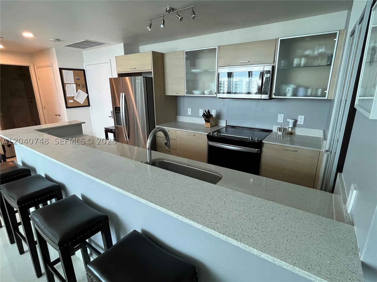 Real estate property located at 350 24th St #1109, Miami-dade, City 24 Condo, Miami, FL