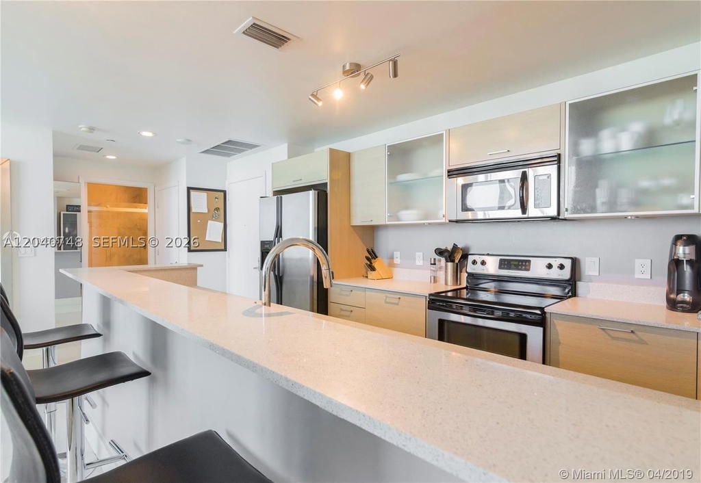 Real estate property located at 350 24th St #1109, Miami-dade, City 24 Condo, Miami, FL
